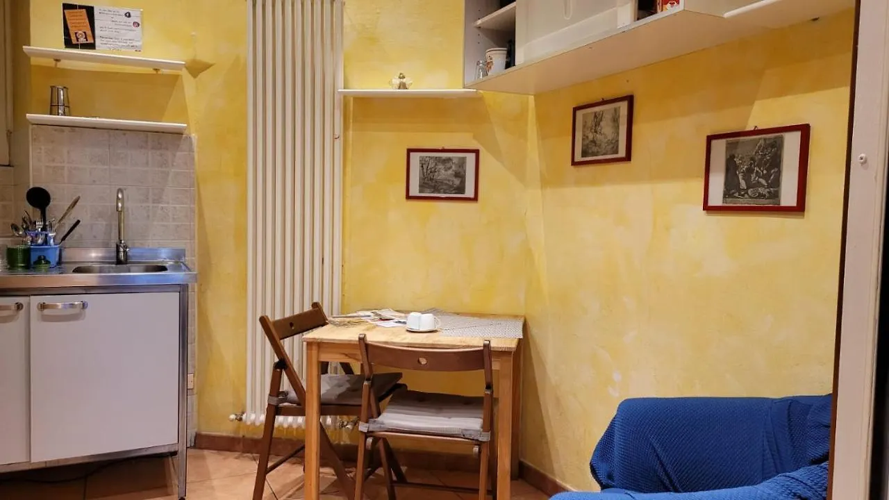 Porta Romana Small Studio Apartment Milan Italy